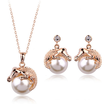 2016 Новый комплект ювелирных изделий прибытия установил ювелирные изделия ожерелья и ювелирных изделий серьги позолотой Дубаи покрыл